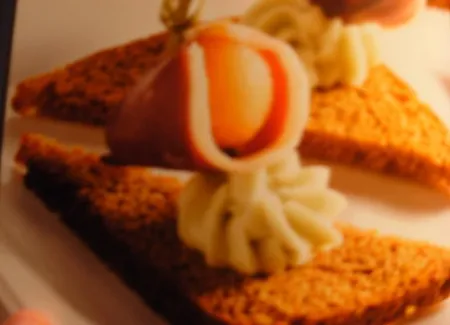 Melon et magret fumé sur toast de pain d'épices