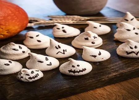 Meringues fantômes d'halloween