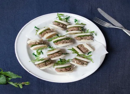 Mini-burgers de veau, pesto de roquette