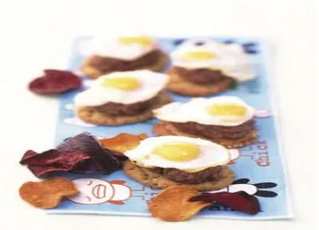 Mini-burgers,oeuf de caille à cheval