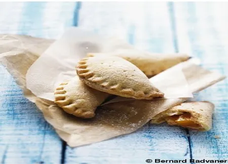Mini-chaussons mangue-passion au gingembre confit