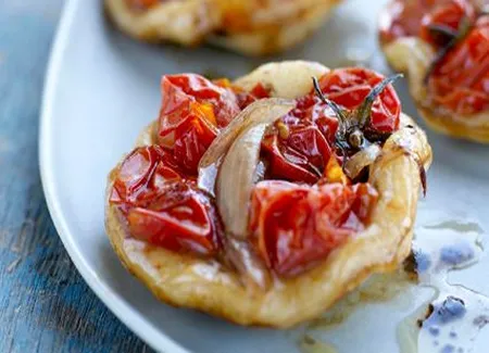 Mini pizzas aux tomates cerises