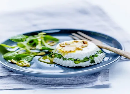 Mini-terrines de brebis frais, petits pois et coriandre