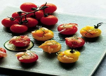 Mini-tomates au poisson cru