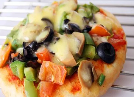 Minis pizzas aux champignons et poivrons