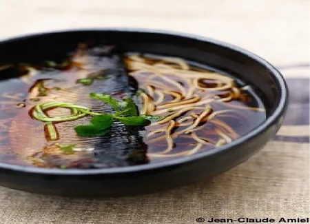 Miso au maquereau et nouilles de blé