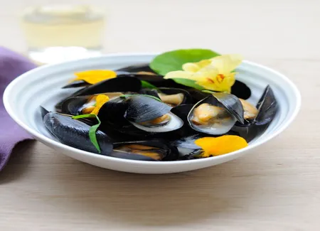 Moules aux fleurs de capucine
