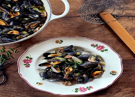 Moules au cidre, lardons et champignons