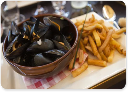 Moules marinières au piment et à l'huile d'olive