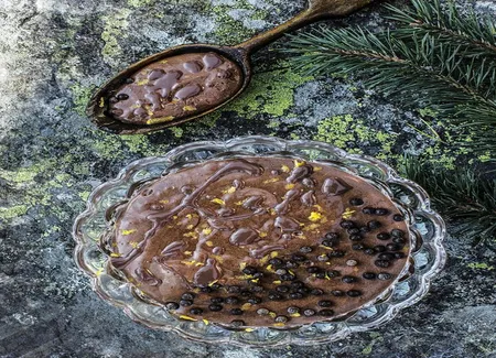 Mousse au chocolat et citron, sauce chocolat