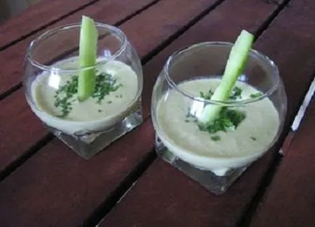 Mousse d'asperge au haddock, caramel de betterave
