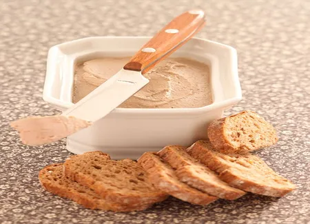 Mousse de foie de volaille à la crème fraîche
