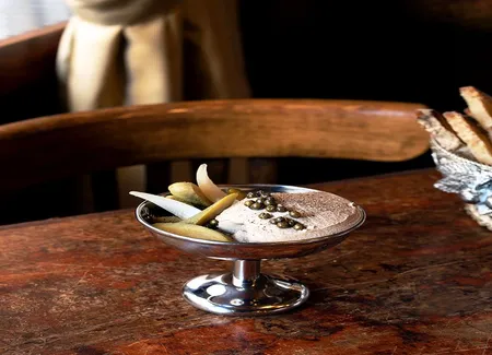 Mousse de foie de volaille et lard de colonnata