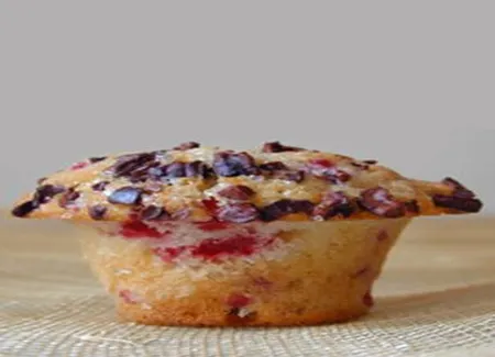 Muffins à la framboise, eclats de fève de cacao