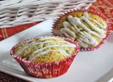 Muffins au citron, poires et graines de pavot