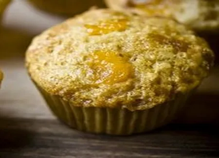 Muffins aux amandes et aux pêches