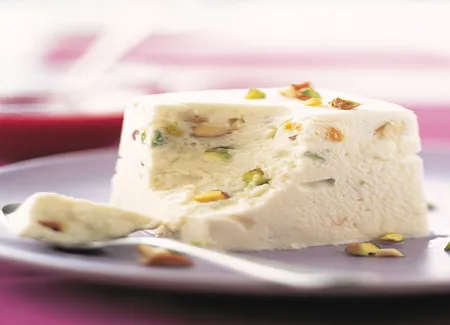 Nougat glacé aux fruits secs