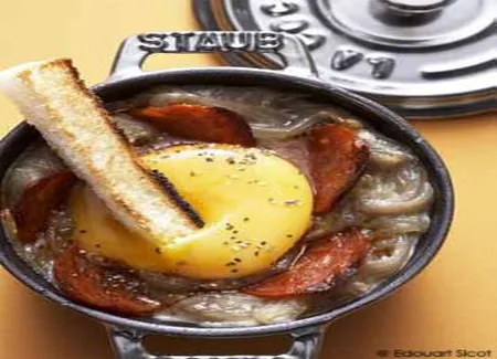 Oeufs cocotte aux oignons