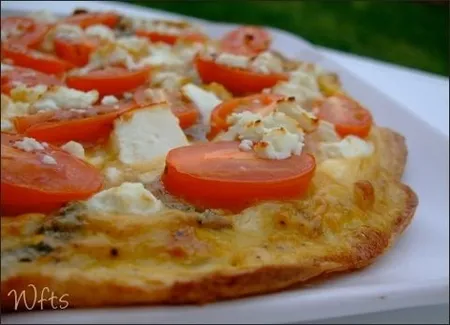 Omelette fines herbes feta et tomates cerises