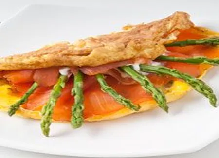 Omelette saumon, asperges et ricotta