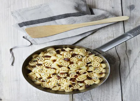 One pot pasta rotelle, rattes et roquefort