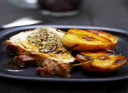 Poitrine de veau farcie et pommes roties au miel