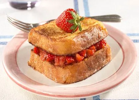 Pain de mie perdu au tartare de fraises