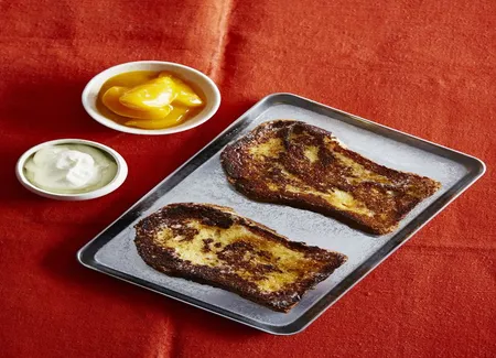 Pain perdu et compote d'abricots