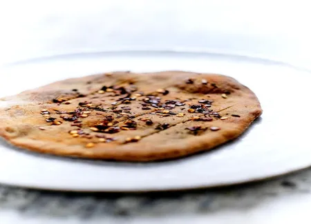 Pain plat au sarrasin et au piment
