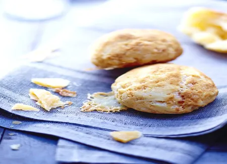 Pains au gouda vieux et taleggio