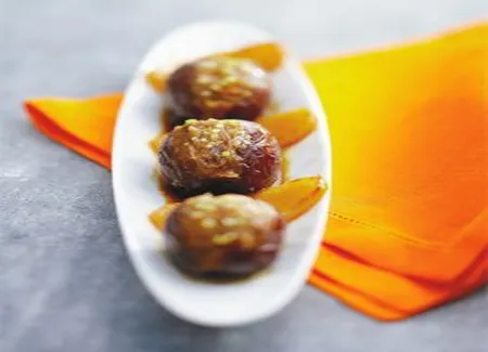 Palets de navet à l'orange et dattes