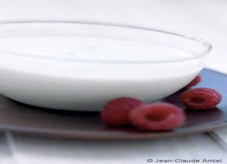 Panacotta, framboises fraîches