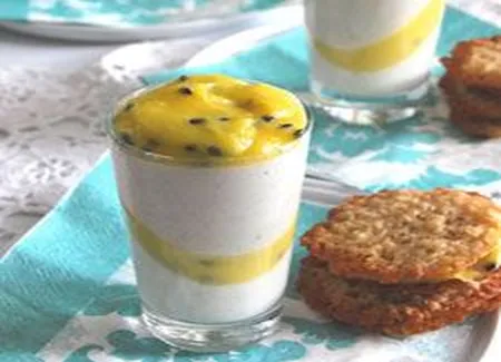 Panna cotta vanille aux fruits de la passion
