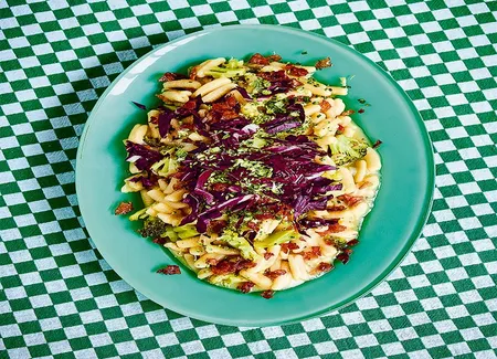 Pasta en risotto, brocoli, jambon, trévise