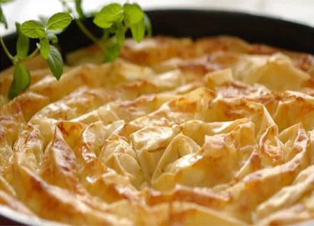 Pastilla aux pêches et huile de pistache