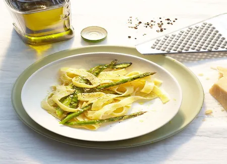 Pâtes aux asperges, citron et parmesan