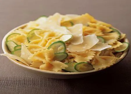Pâtes aux chips de courgettes