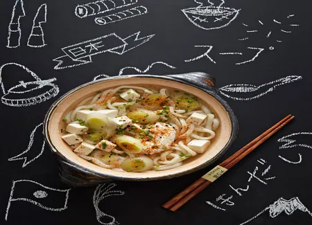 Pâtes udon au tofu et poireaux