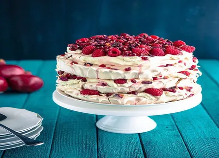 Pavlova et chantilly aux framboises