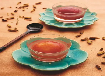 Pêches en gelée de jus de poire