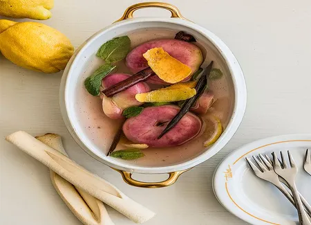 Pêches pochées, verveine, vanille