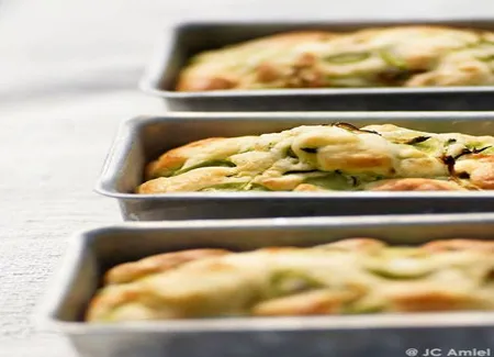 Petits cakes aux courgettes et aux fèves