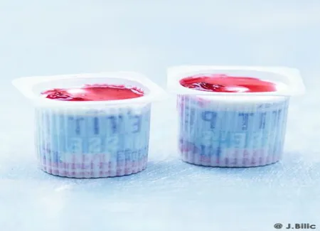 Petits-suisses au coulis de fruits rouges