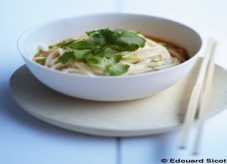 Pho au lait de coco et oeufs
