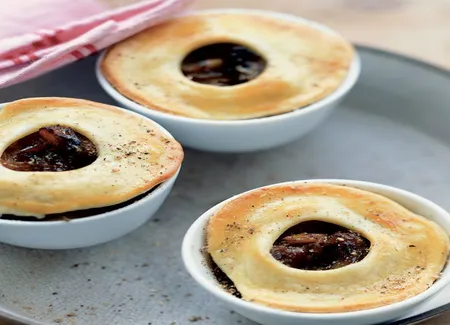 Pies de poulet, poireaux et gingembre