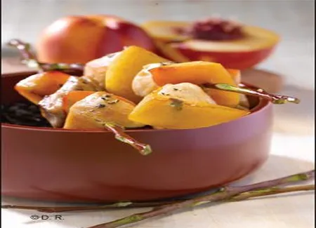 Piquets de volaille aux nectarines d'ici et vinaigre balsamique
