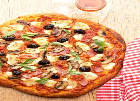 Pizza regina