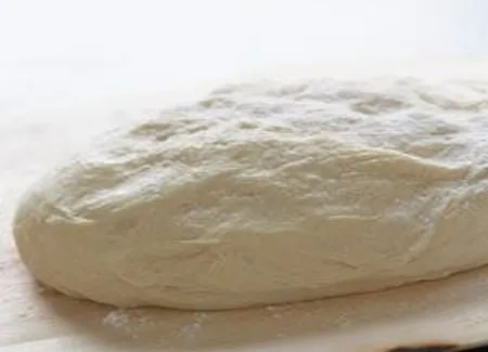 Pizza aux figues sèches et jambon de parme
