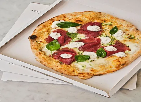Pizza cruda
