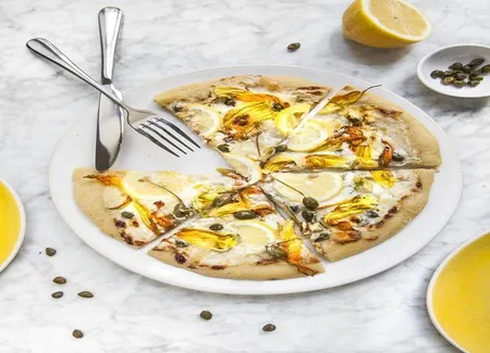 Pizza fleurs de courgette et citron